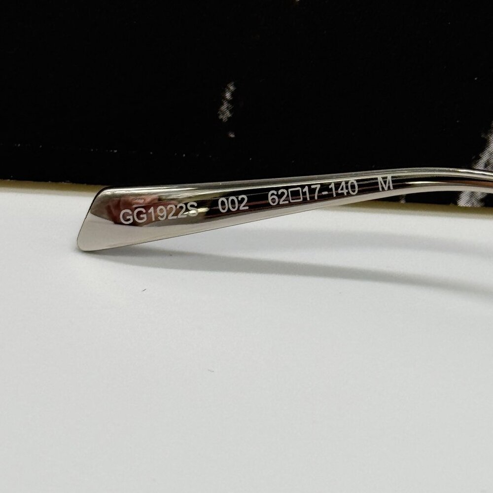NEW GUCCI SUNGLASSES SILVER WOMEN OVAL EYEWEAR GUCCI GG1922S 002 - Picture 10 of 13